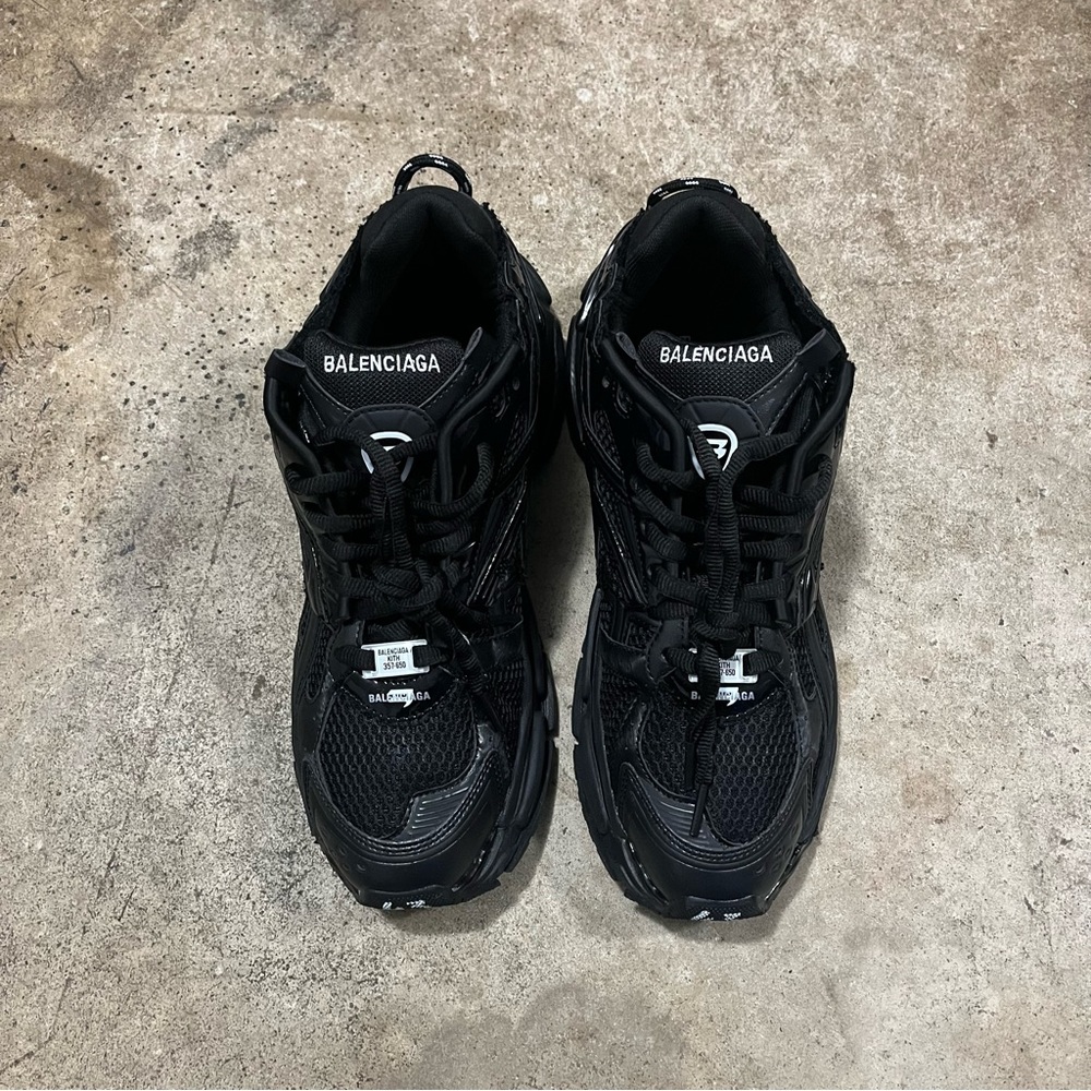 balenciaga runners size 43